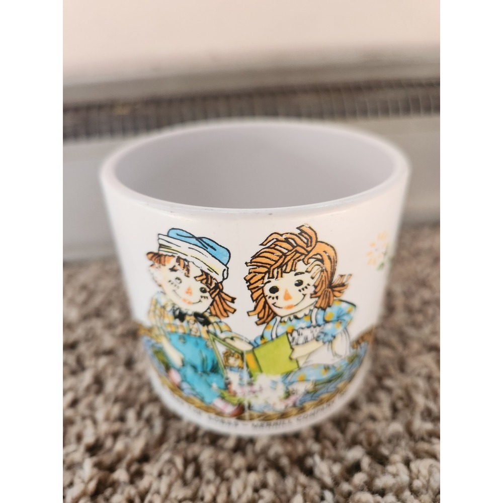 Vintage Raggedy Ann and Andy Oneida-Ware Plastic Mug White 4309 Bobbs-Merrill
